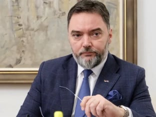 Košarac: Opozicija kapitulirala pred "trojkom"