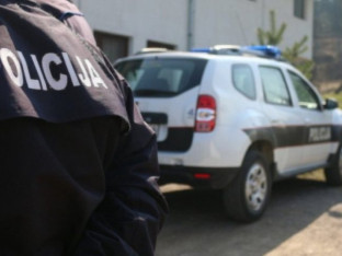 Tukao ženu pred petoro maloljetne djece