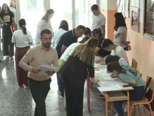 Upis i u srednje škole na klik