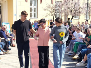 Mladi iz Dervente zajedno na modnoj pisti