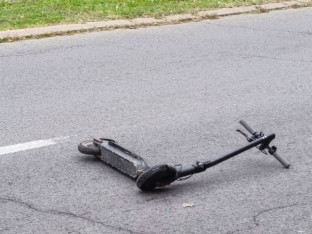 Dijete životno ugroženo nakon pada sa električnog trotineta