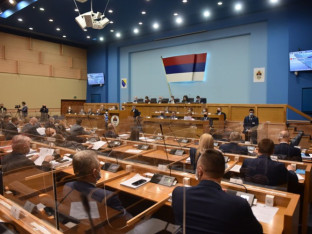 Počela sjednica NSRS, danas o povećanju plata