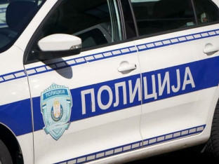 Pijan prijetio ženi i maloljetnom sinu da će ih ubiti