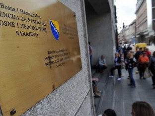 Sa tržišta povučen svjetlosni lanac u obliku cvijeta