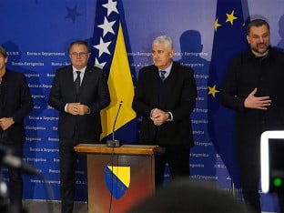 Opozicija iz Srpske, HDZ i Trojka potpisuju koalicioni sporazum