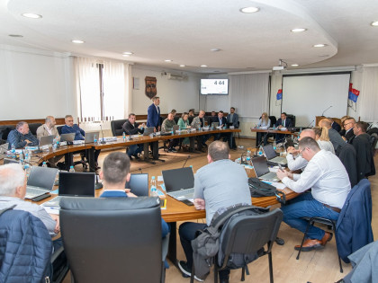 Поводoм Дана града Прњавор: Повеља почасног грађанина епископу бањалучком Јефрему