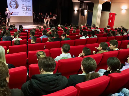 Međunarodni festival zatvoren poetsko-muzičkim performansom