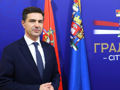У Нишу нападнут градоначелник, повријеђено више десетина лица