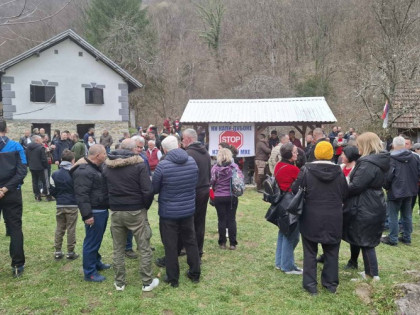 Мјештани против градње МХЕ на Ријеци Дубока
