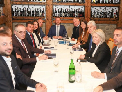 Poznat datum sastanka HDZ-a, "trojke" i opozicije iz Srpske