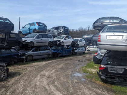 Akcija u Prnjavoru: Oduzeti polovni automobili i auto-dijelovi vrijedni 192.000 KM (FOTO)
