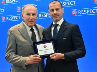 Čeferin uručio Džajiću cpecijalnu plaketu UEFA