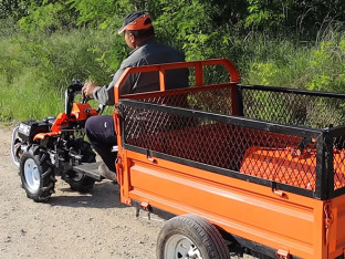 Filmske scene u Crnoj Gori: Motokultivator se oteo kontroli, jedva ga zaustavili (VIDEO)