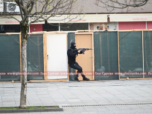 МУП одржао показну вјежбу на Тргу Крајине