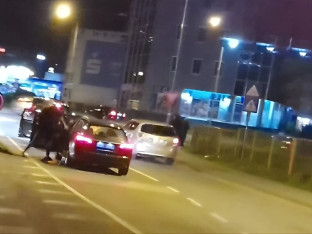 Tuča nasred ulice u Banjaluci?