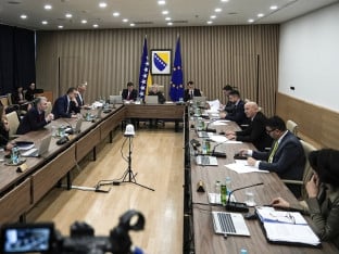 Na put ka EU ide stara većina?