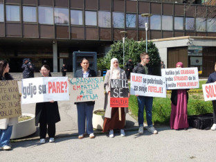 Protest studenata u Sarajevu: Možda niste krivi za kišu, ali jeste...