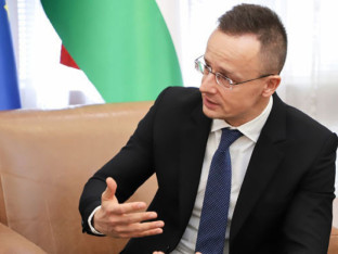 Sijarto: EU bi trebalo da pregovara, a ne da uvodi kontracarine