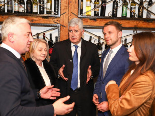 Još nema termina sastanka HDZ-a, "trojke" i opozicije iz Srpske