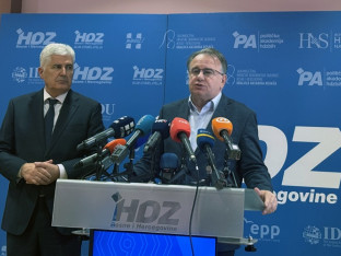 Nikšić se izvinio Čoviću: Za nesuglasice optužio Marfija