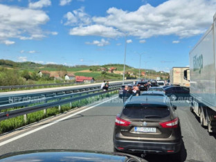 Udes na auto-putu Banjaluka-Prnjavor: Obustavljen saobraćaj