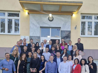U školskim klupama nakon dvije decenije
