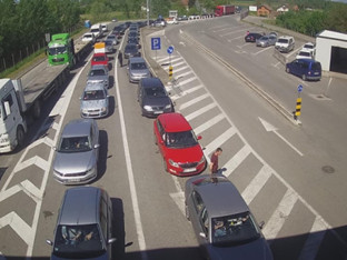 Duge kolone na graničnim prelazima