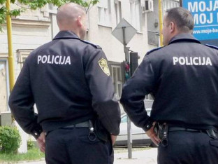 D‌ječak pretučen kod osnovne škole, učenici sve snimali