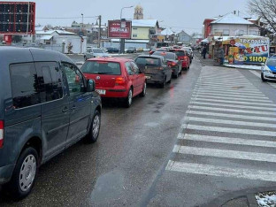 Gužve na graničnim prelazima: Čeka se i po nekoliko sati