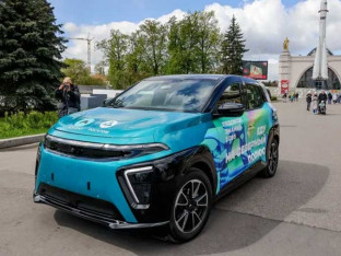 Руски електрични аутомобил примјећен на улицама Москве (ВИДЕО)
