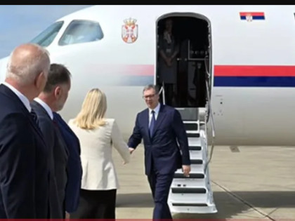 Вучић стигао у Бањалуку, дочекала га Цвијановићева (ВИДЕО)
