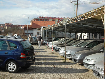 Vlasnicima auto-placeva ova godina donijela neočekivane promjene