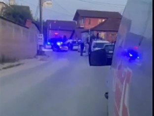Masovna tuča dvije porodice, više učesnika izbodeno nožem