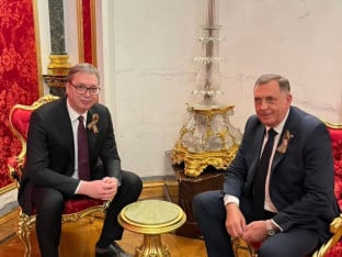 Dodik razgovarao sa Vučićem u Moskvi