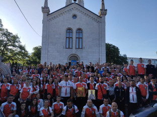 Do Ostroga iz Bileće pješači 400 hodočasnika  (FOTO)
