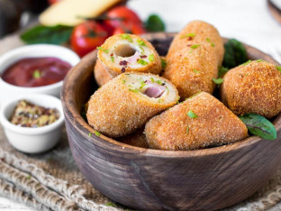 Recept dana: Pileći kroketi sa šunkom i sirom