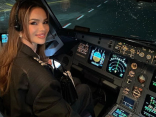 Severina pozirala u pilotskoj kabini