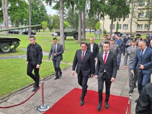 Gašić stigao u kasarnu „Kozara“