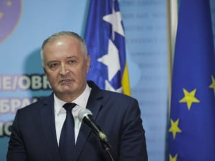 "Dječija" opravdanja ministra odbrane: "Obmanuli su me"