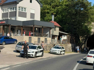 Zastoj u saobraćaju zbog sudara automobila i kamiona