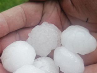 Nevrijeme pogodilo Kozarsku Dubicu: Padao led veličine jajeta
