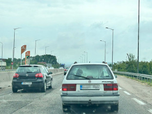 Neobična scena: Koza na zadnjem sjedištu auta (VIDEO)