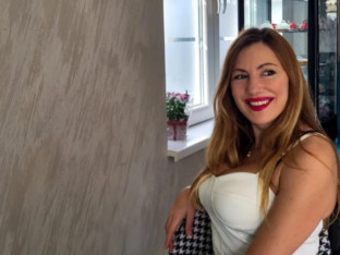 Bivša „Modelsica“ i poslanica otkrila kako se zaposlila u kineskoj robnoj kući