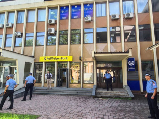 Napeto u Tesliću: Policija u Skupštini grada