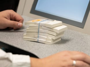 Podijeljene reakcije nakon usvajanja Zakona o finansiranju političkih partija u Srpskoj