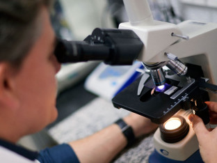 Nova metoda bi mogla izliječiti ljude od HIV-a!