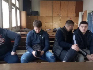 Produžen pritvor optuženima za napad na studente