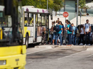 Prijedor: Pijan vozač zamalo povezao autobus pun đaka u Trebinje