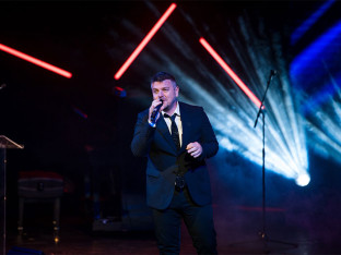 Nakon velikog priznanja, Boris Režak donosi emociju u rodnu Banjaluku – koncert na Kastelu (FOTO/VIDEO)