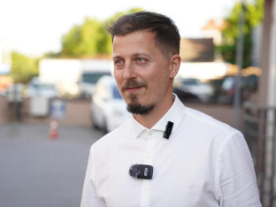 Pjevač pod‌ijelio jezive slike smrskanog automobila (FOTO)